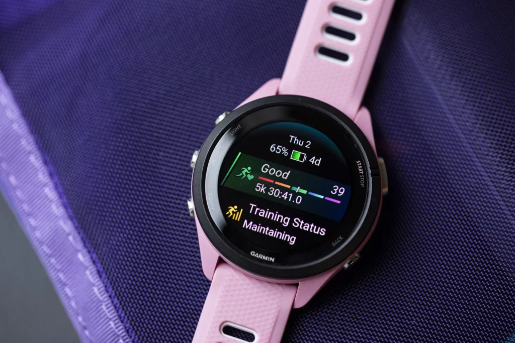 Garmin Forerunner 265S яскравий екран