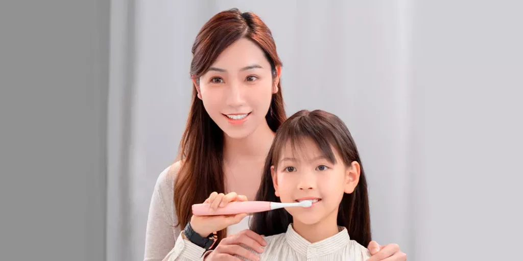 Як привчити дитину до чищення зубів