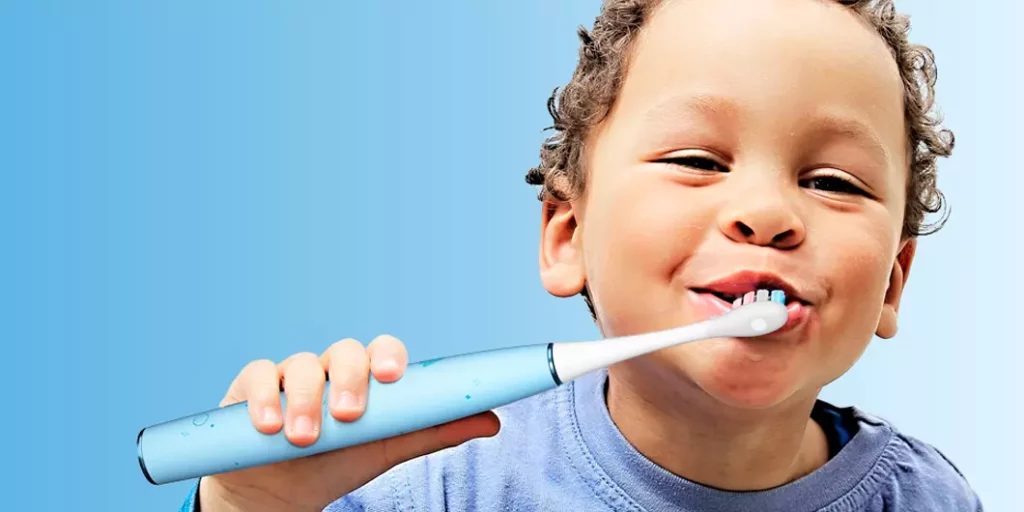 Як привчити дитину до чищення зубів